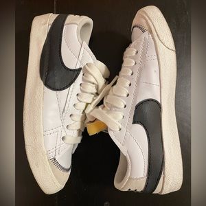 Women’s Nike Blazer Low ‘77 Jumbo